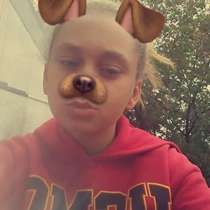 Meet your Posher, Deambra